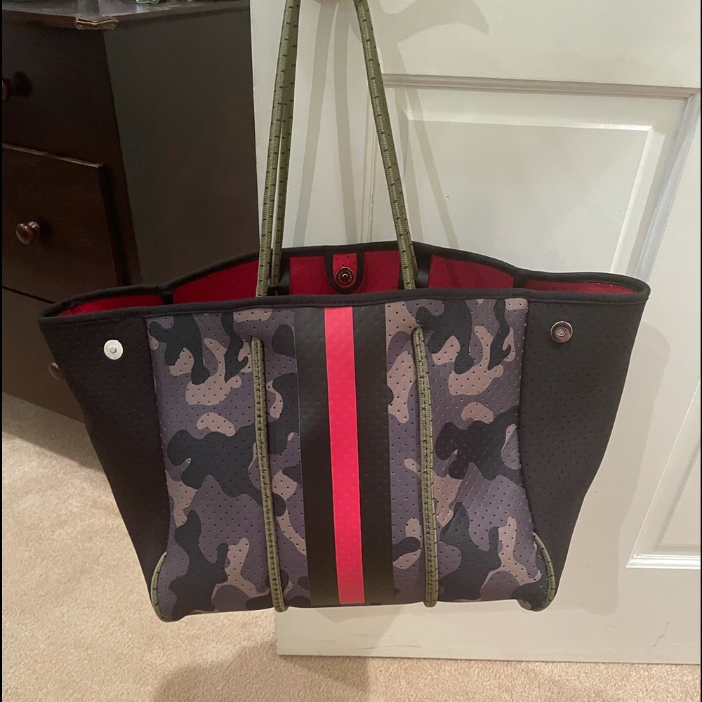 Camo neoprene bag